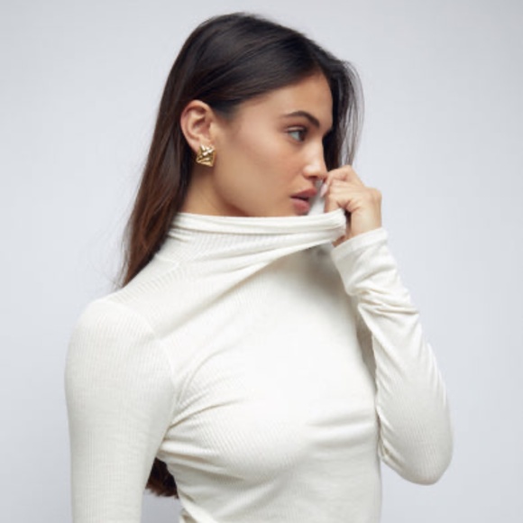 Heaven Mayhem Woven Gold Earrings. - Picture 4 of 4